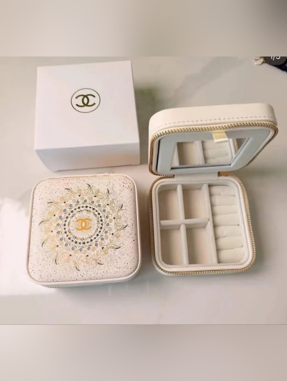 "C" Special Edition Box Winter Constellation 2025 - Picture 4 of 7